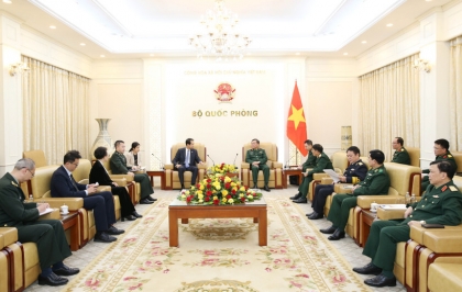 越中两国深化双边防务合作走深走实