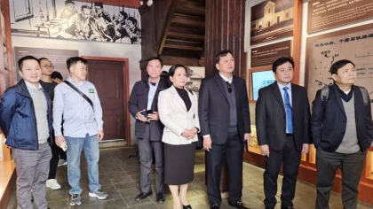 越南同塔省工作代表团在中国云南省开展工作