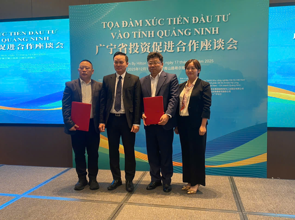 广宁赴中国开展投资促进 拓展经济合作与企业对接 Đại diện các doanh nghiệp ký kết hợp đồng nguyên tắc thuê đất triển khai dự án nhà máy sản xuất vật tư y tế.