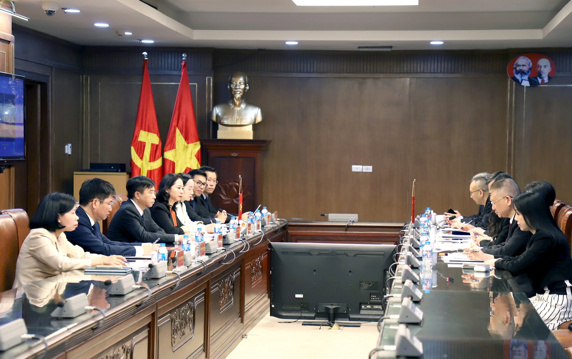 推动越南检察机关与中国法院之间的双边合作