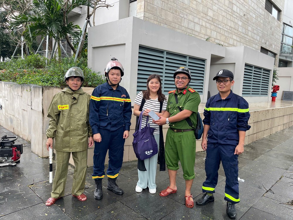 香港（中国）女游客获岘港警方热情帮助深受感动