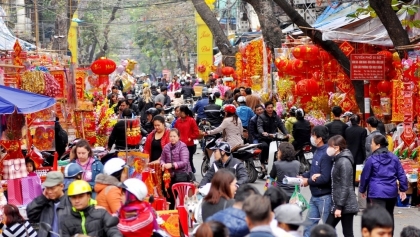 在河内古街可以感受到民族传统春节氛围