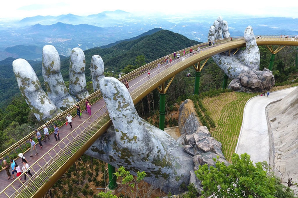 岘港市独一无二的金桥。