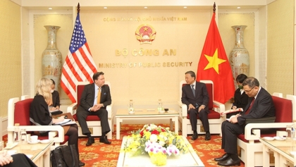 越南公安部部长会见美国驻越南大使