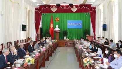 欧盟驻越南代表团团长希望了解与芹苴市在经济社会及农业方面的投资合作商机