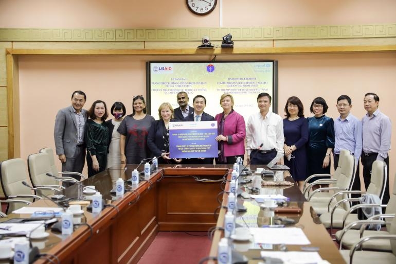 USAID和 UNICEF 向越南提供价值100万美元的防疫物资。