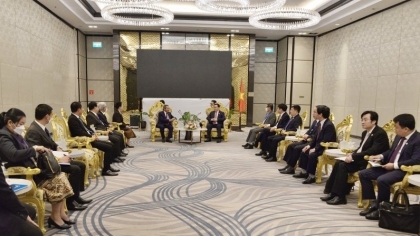 越南国会主席会见老挝技术和通信部长兼老越协会主席
