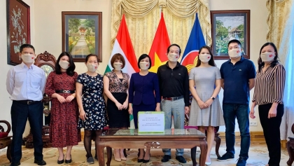 越南驻匈牙利大使馆为援助新冠肺炎疫情防控工作组织捐款活动