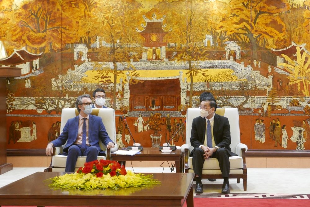 河内市人民委员会主席朱玉英会见欧盟驻越南代表团团长乔治·阿里贝蒂（Giorgio Aliberti）大使