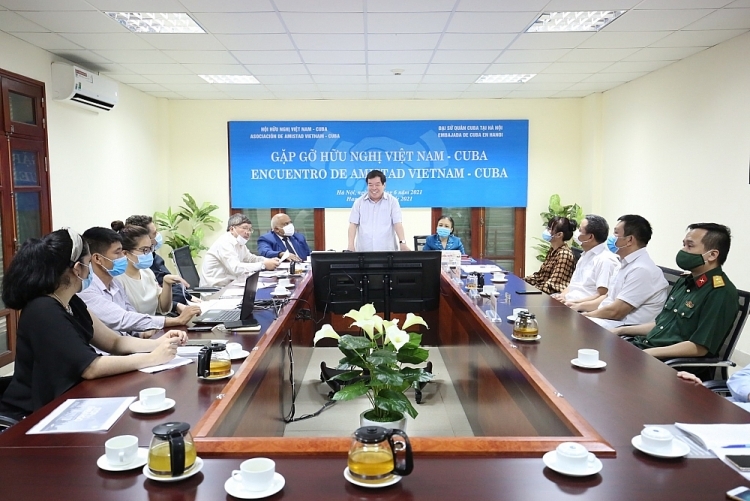 越南-古巴友好协会与古巴人民分享团结通牒