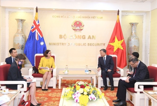越南公安部部长苏林会见澳大利亚驻越南特命全权大使。