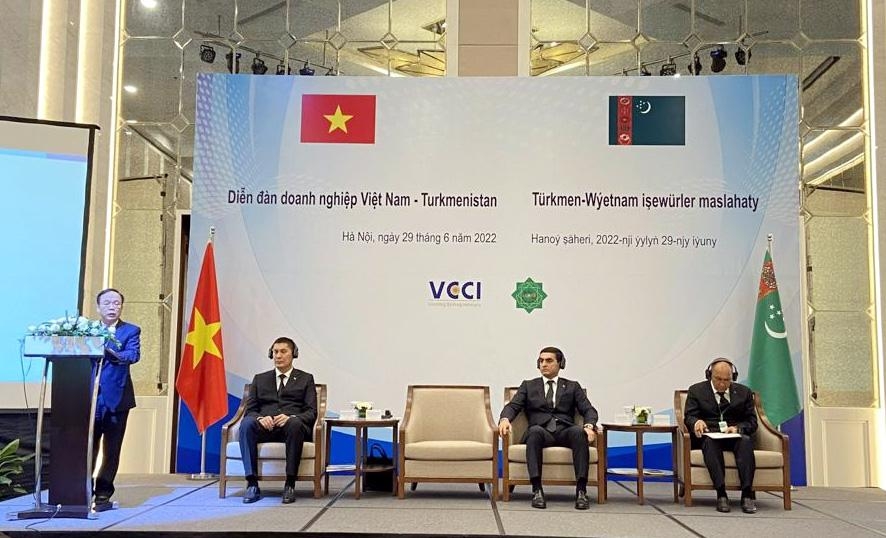 越南与土库曼斯坦商务论坛在河内举行。