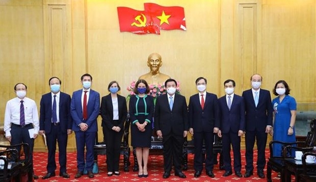 阮春胜同志会见澳大利亚驻越南大使罗宾·穆迪