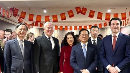 越澳关系不断得到巩固和发展