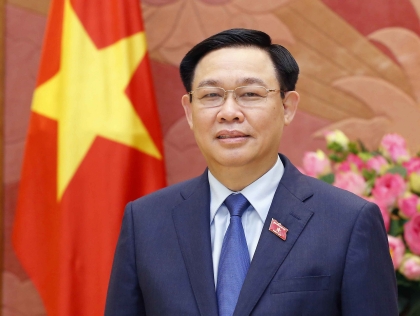 越南国会主席王庭惠会见印度喀拉拉邦首席部长