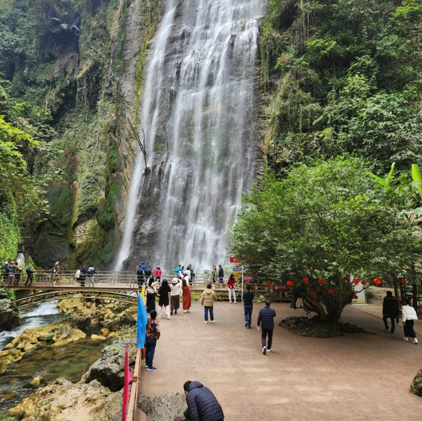 越南游客将中国靖西视为新兴的旅游目的地