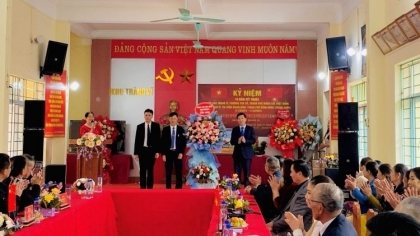 越南长尾区和中国万尾村的十年结义