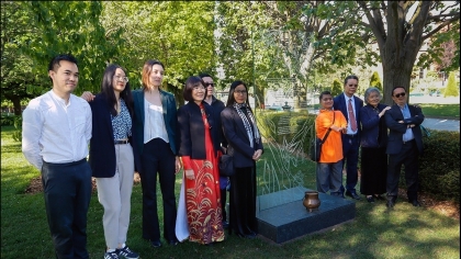 法国举行橙剂/二恶英受害者纪念碑落成仪式