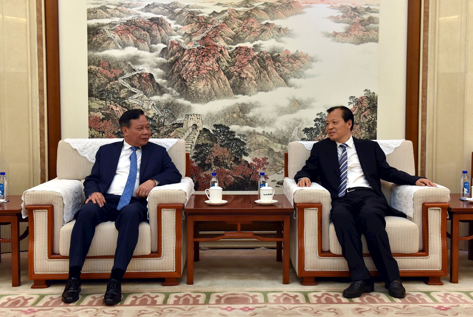 推动河内和北京关系成为越中地方合作的典范