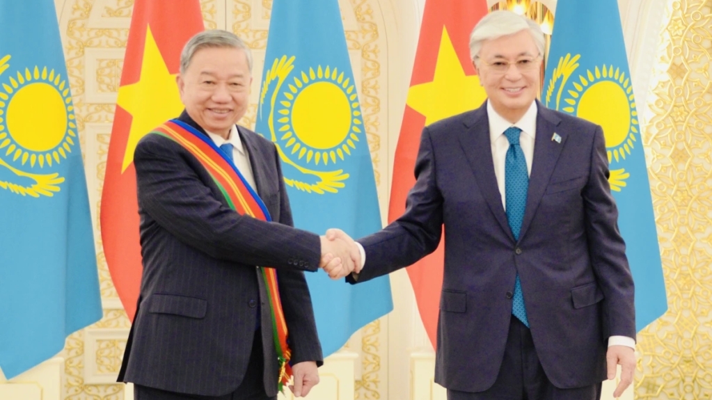 越南与哈萨克斯坦发表关于建立两国战略伙伴关系的联合声明