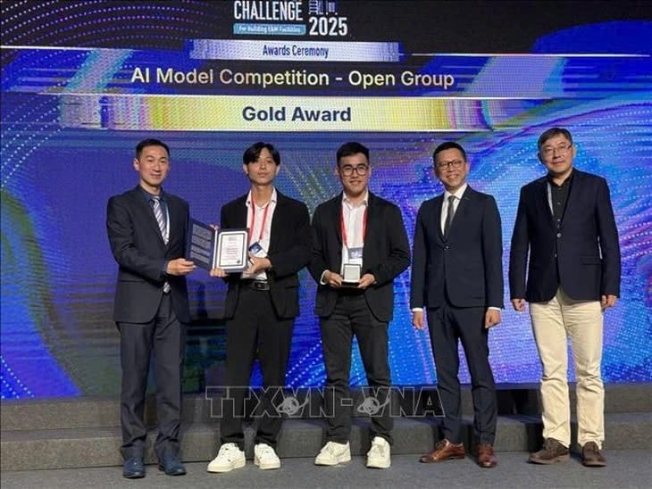 三名越南工程师在中国人工智能竞赛中荣获一等奖