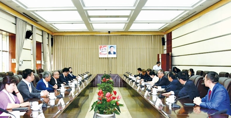 会谈场景