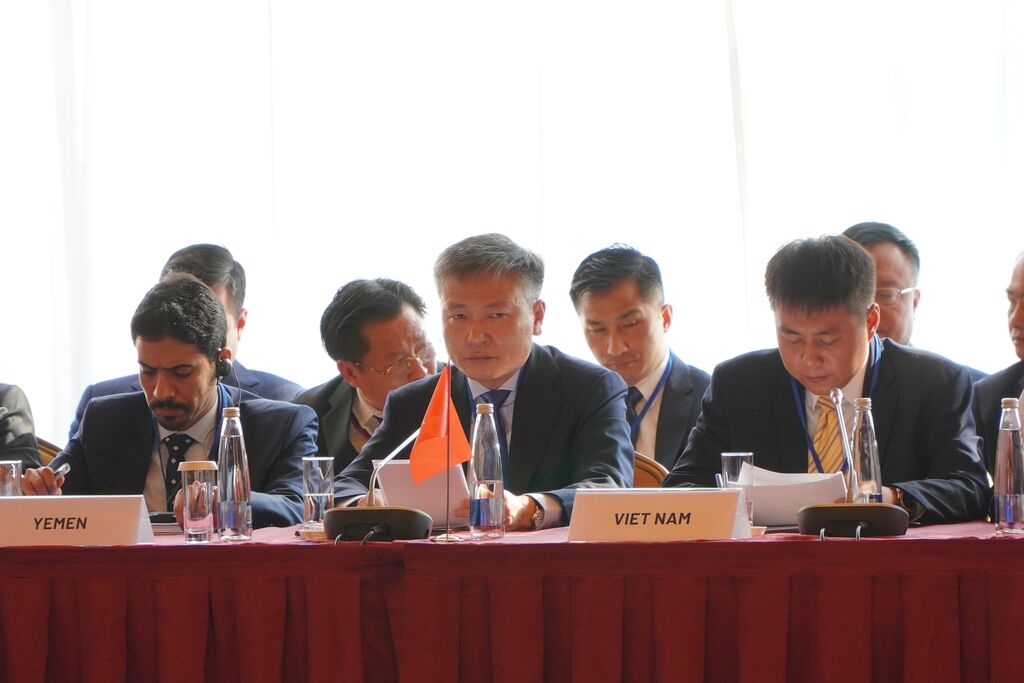 越南公安部副部长阮玉林少将率越南代表团出席会议并发表演讲