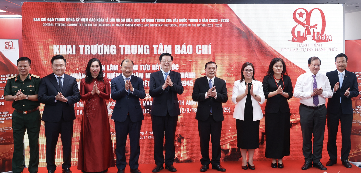 中国人民解放军阅兵方队将于8月底赴越南
