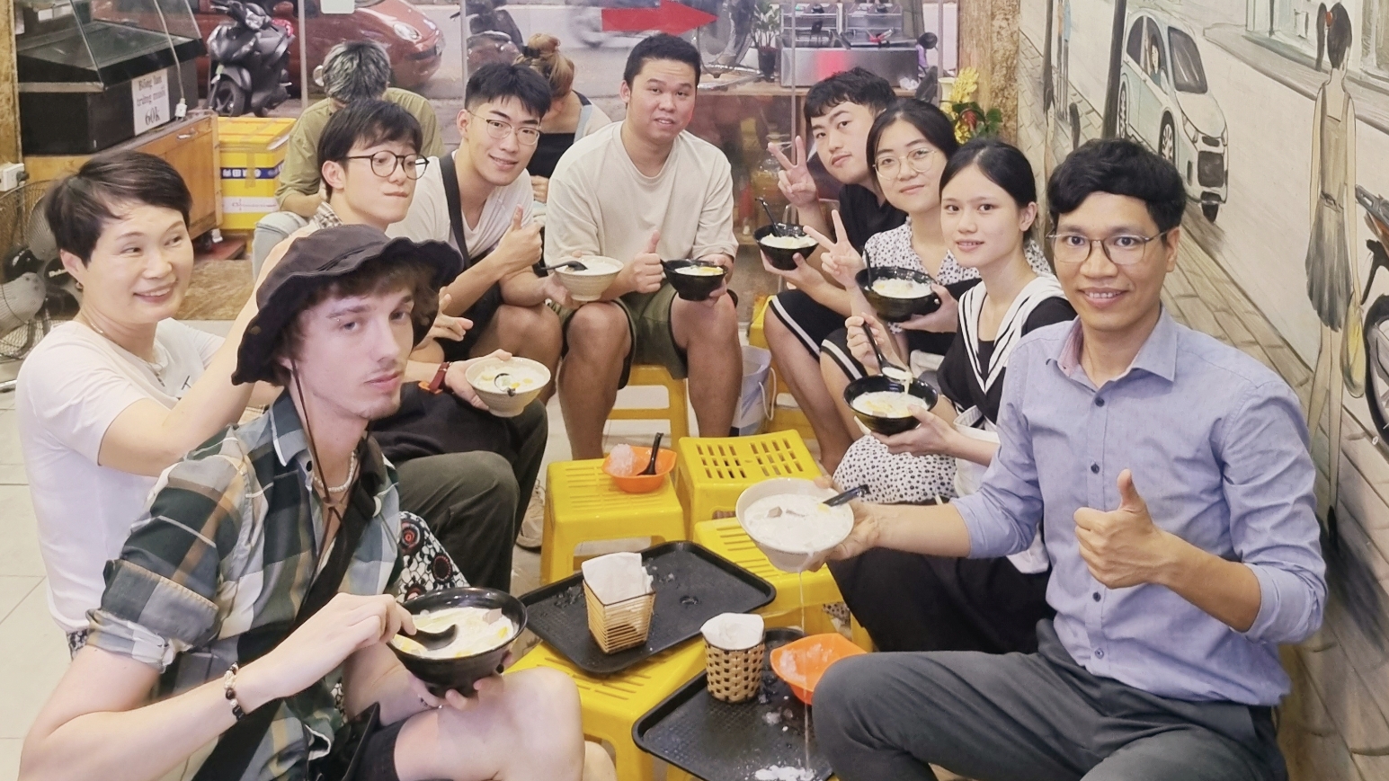 树立越南语作为友好语言的形象