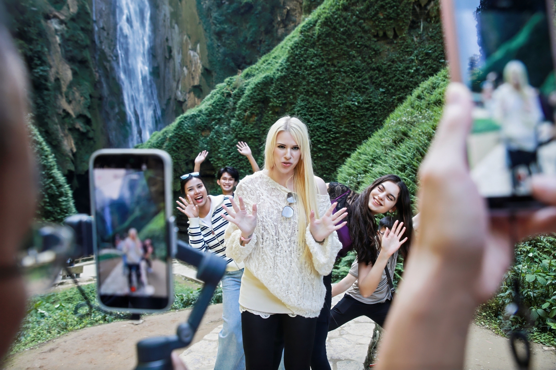 国际“Z世代”百色行,解锁广西文旅新活力 国际“Z世代”百色行,解锁广西文旅新活力