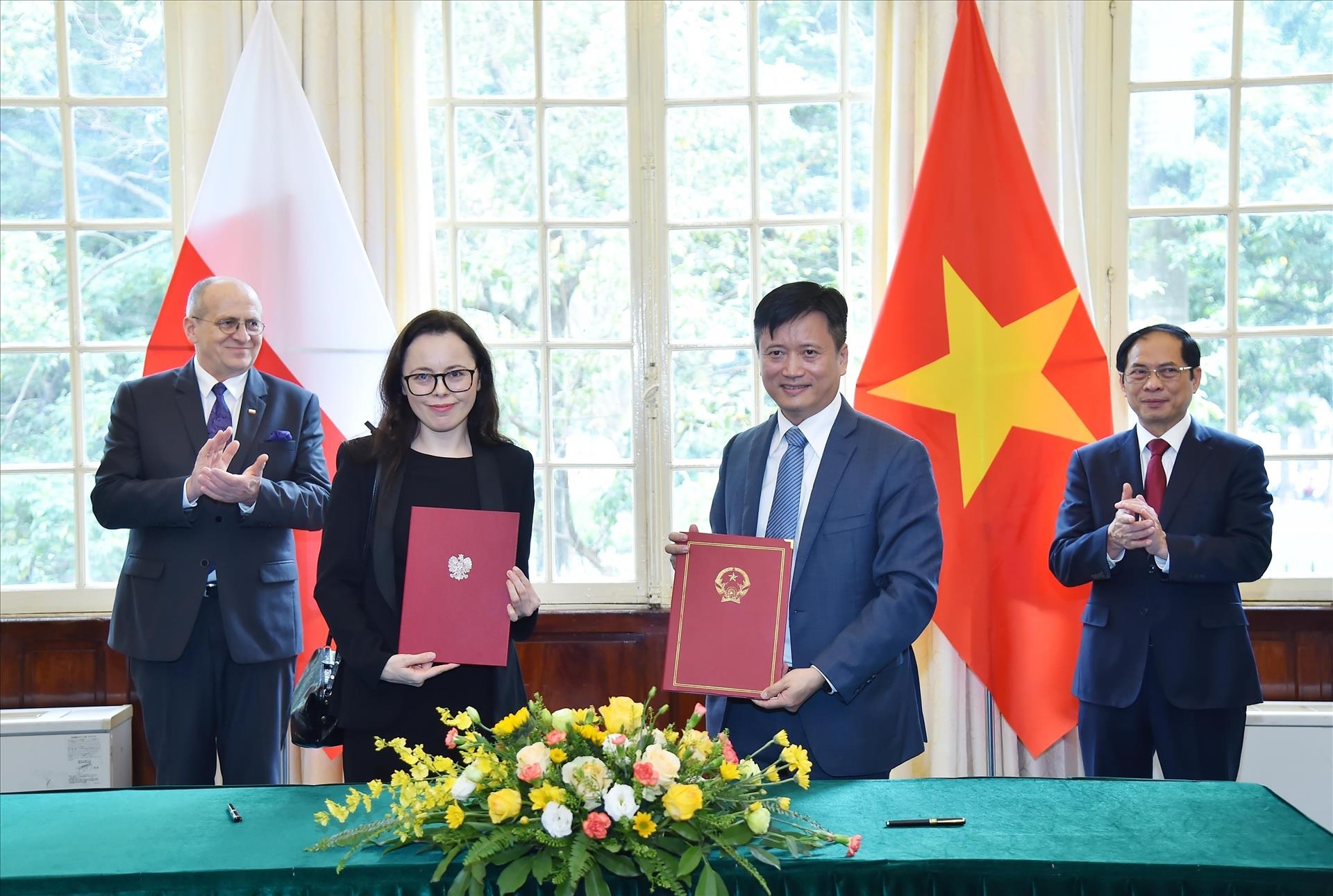 双方已签署了越南外交学院与波兰外交学院字行间的合作协议。