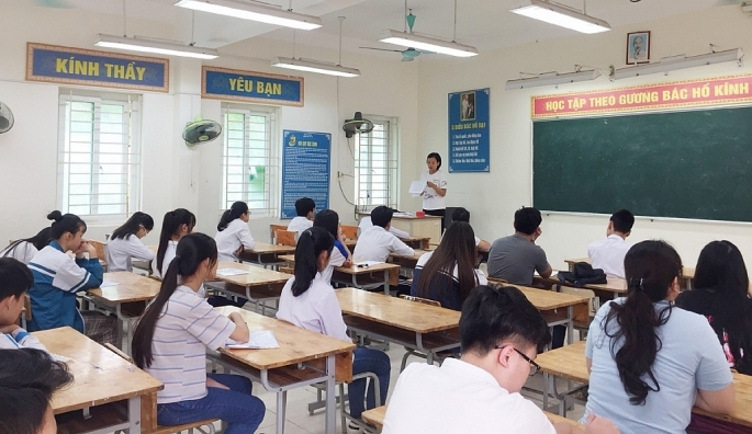 泰国愿向赴泰国就读科技专业的越南学生提供奖学金。