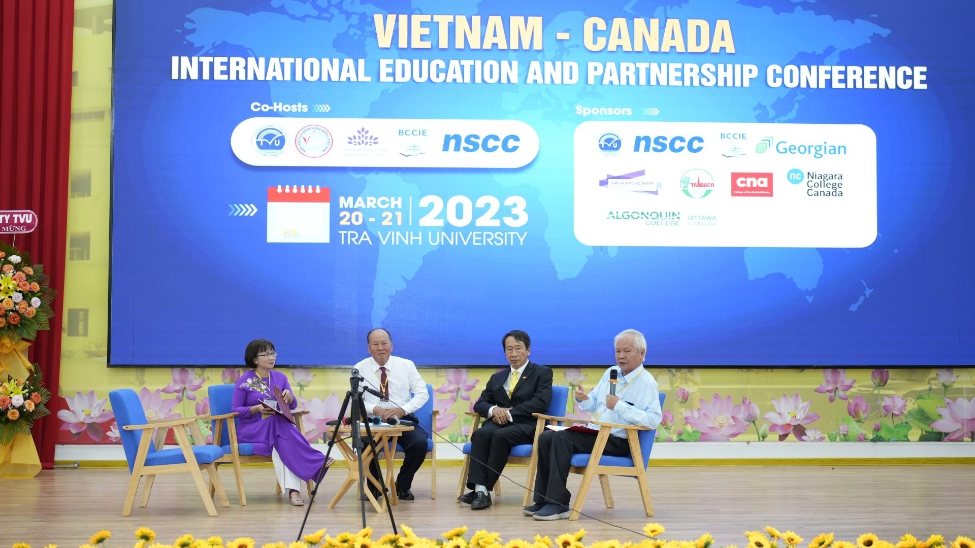 发展越南与加拿大在职业培训和教育领域的可持续伙伴关系研讨会