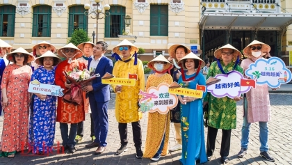 随着中国市场的开放胡志明市的旅游业呈现复苏的迹象