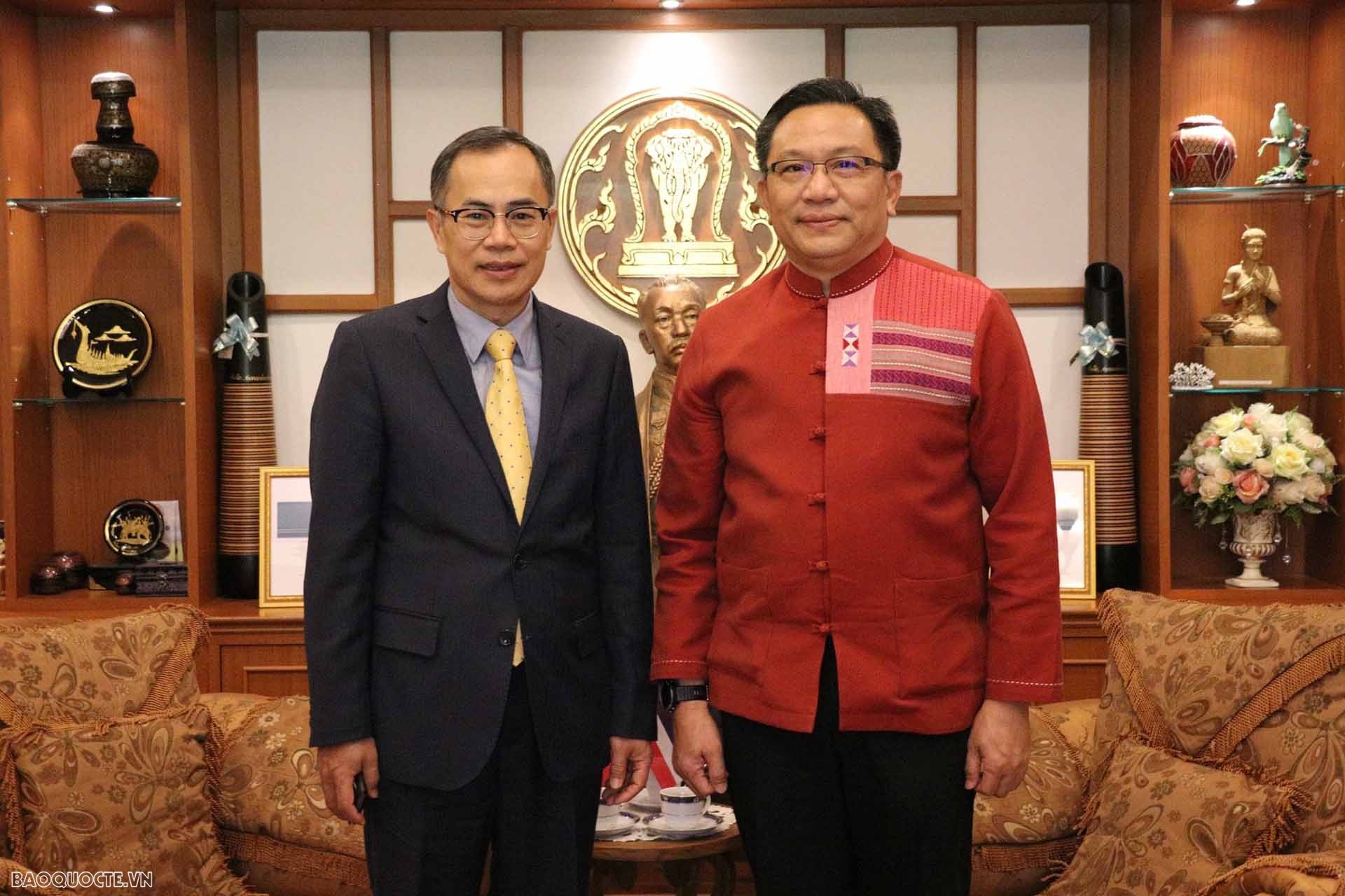 潘志成大使与清迈省省长尼乐·彭诗堤塔翁（Nirat Phongsittithaworn）在清迈省（Chiang Mai）举行了工作会谈。