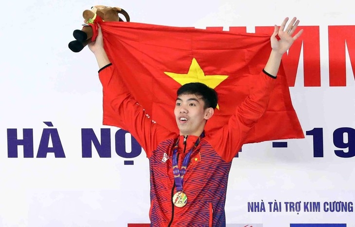 越南运动员阮辉煌夺得男子 800 米自由泳项目金牌。