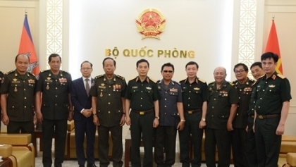潘文江大将与柬埔寨国防大臣举行会晤