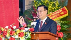 越南国会主席王廷惠在《人民代表报》社出席革命新闻日97周年纪念活动