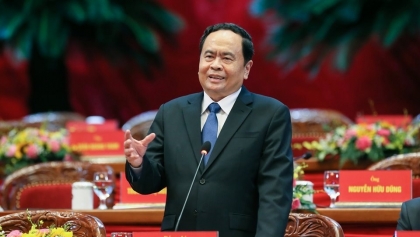 越中两党两国合作关系保持着积极的发展势头