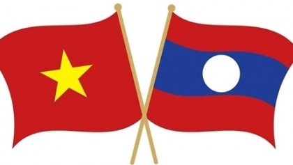 越南驻老挝琅勃拉邦总领事向老挝领导递交委任书