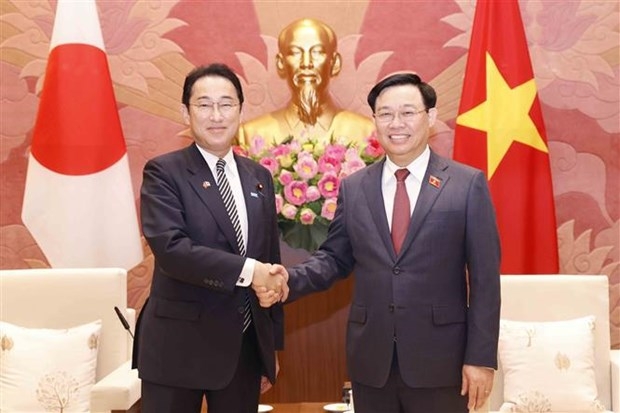 越南国会主席王廷惠会见日本首相岸田文雄