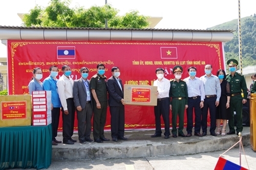 加强越南乂安省与老挝川圹省之间的关系
