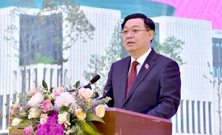 越南国会主席王廷惠出席第十五届国会女性代表小组见面会及任务部署会议
