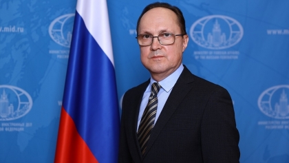 俄罗斯驻越南大使根纳季.贝兹德科高度评价俄越的合作关系