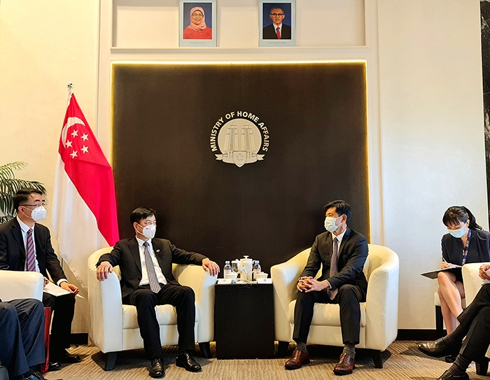 越南-新加坡双方政治互信日益增强