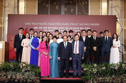 越南国家主席阮春福访新之旅会见旅新越南人社群代表