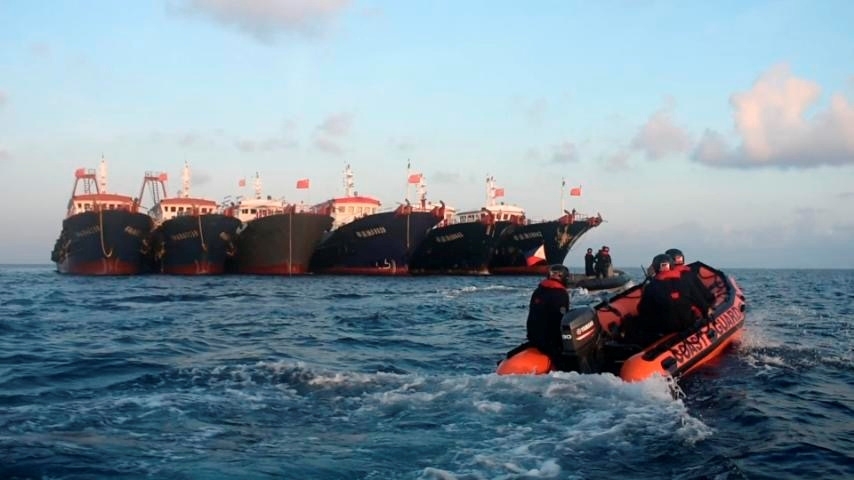 菲律宾海警于4月14日在三头礁中国船只停止区上巡逻。 （来源：Philstar）