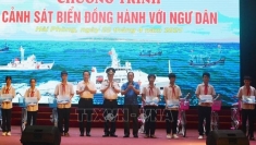 “越南海警与渔民同行”——海警为人民助贫送温暖