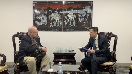 越南感谢美国朋友约翰·麦考利夫为民间外交所作出的努力