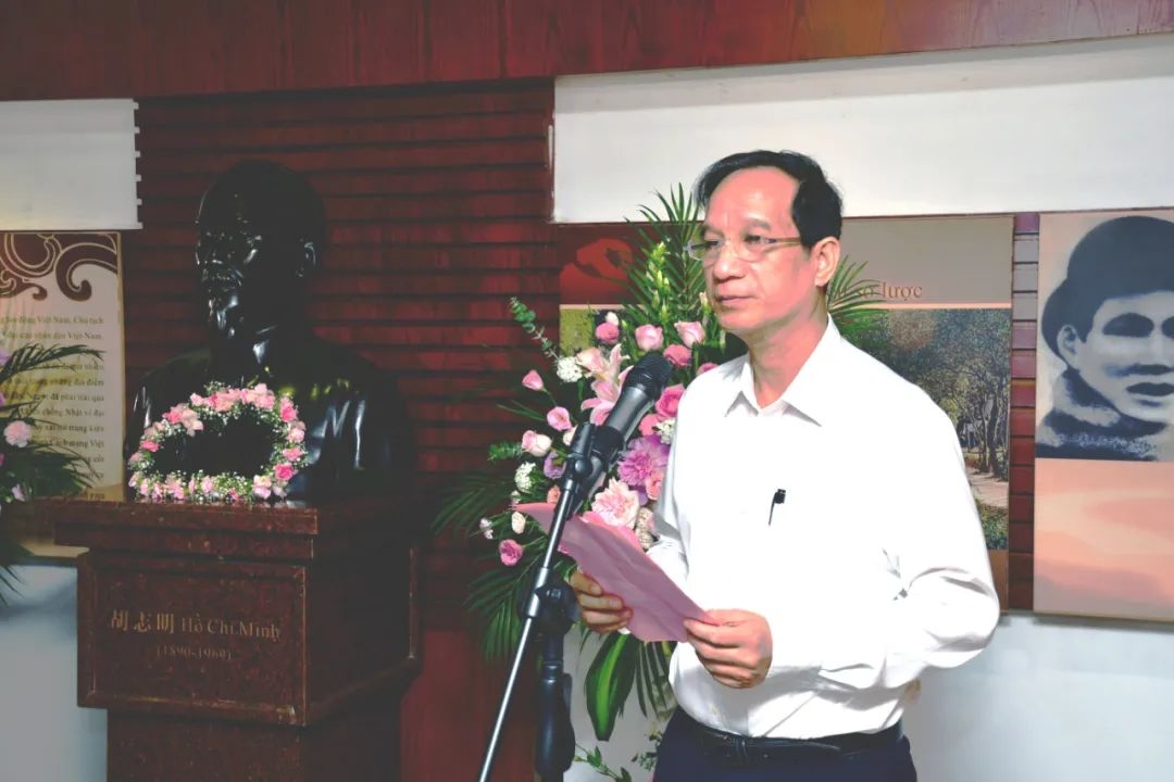 “忆先辈峥嵘岁月 守初心砥砺前行” ——中越联合纪念胡志明诞辰131周年活动在柳州举行 “忆先辈峥嵘岁月 守初心砥砺前行” ——中越联合纪念胡志明诞辰131周年活动在柳州举行